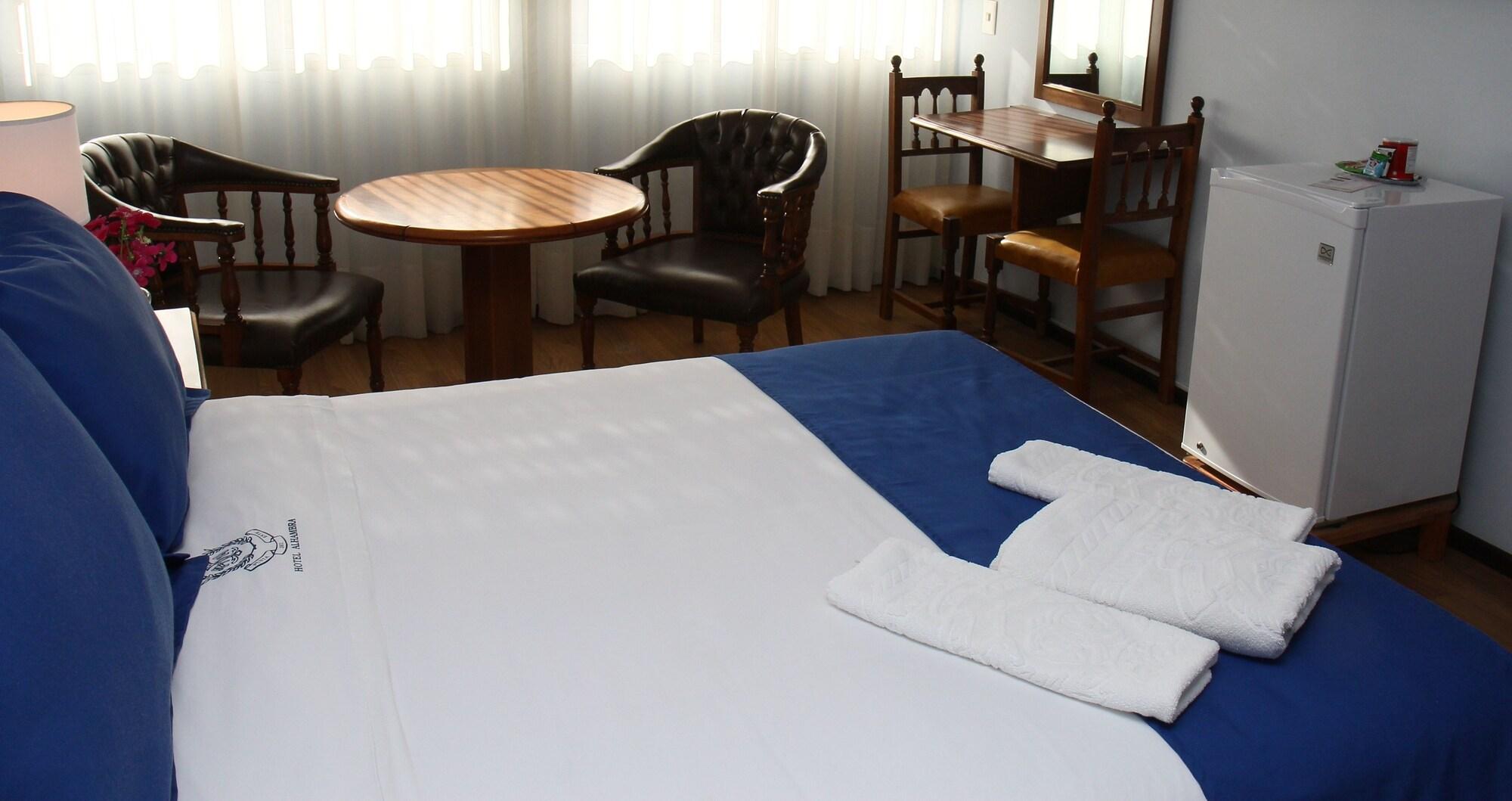 Hotel Alhambra بونتا دل استي المظهر الخارجي الصورة