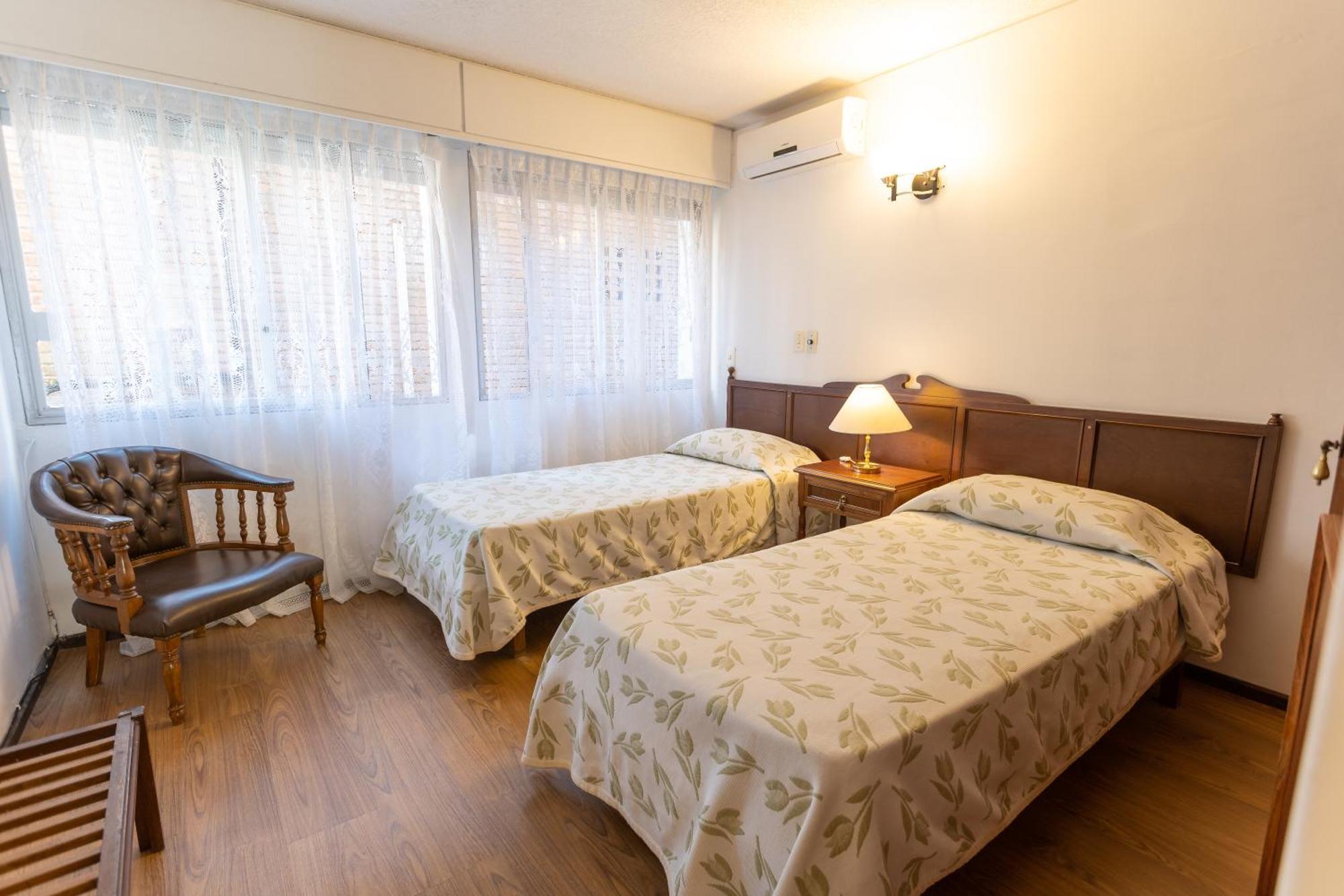 Hotel Alhambra بونتا دل استي المظهر الخارجي الصورة